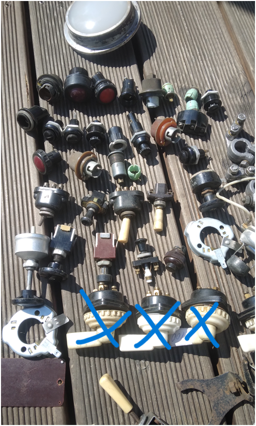 Predám zmes náhradných dielov na veteránske vozidlá ŠKODA - 11