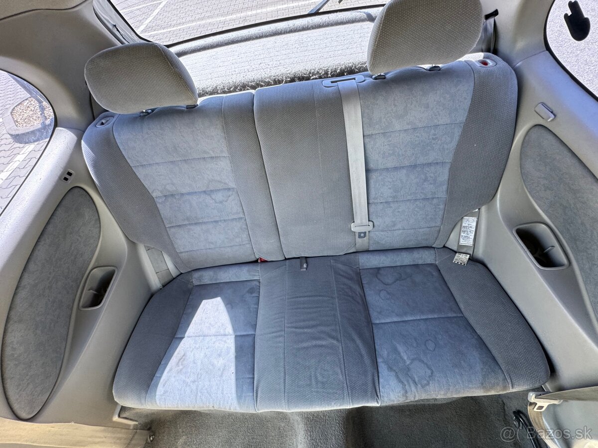 Toyota Corolla 1.4 benzín, 2001 - 11