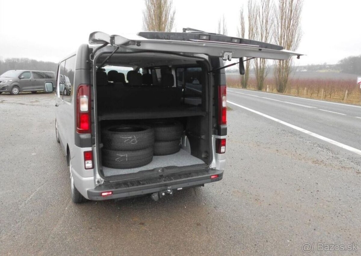 Opel Vivaro 1,6 92 kW 9 Míst Serviska nafta - 11