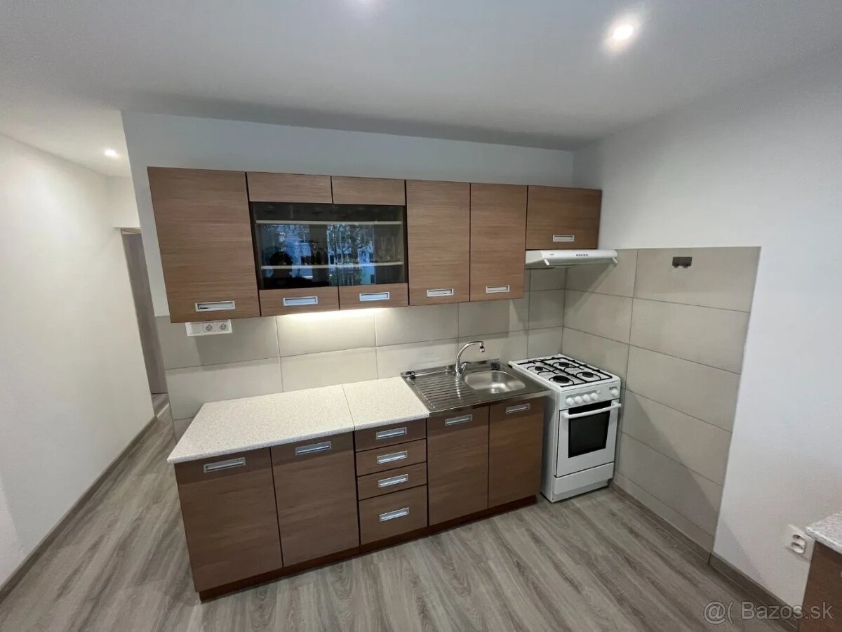 Na prenájom 2 izbový byt, Nová Dubnica - 11