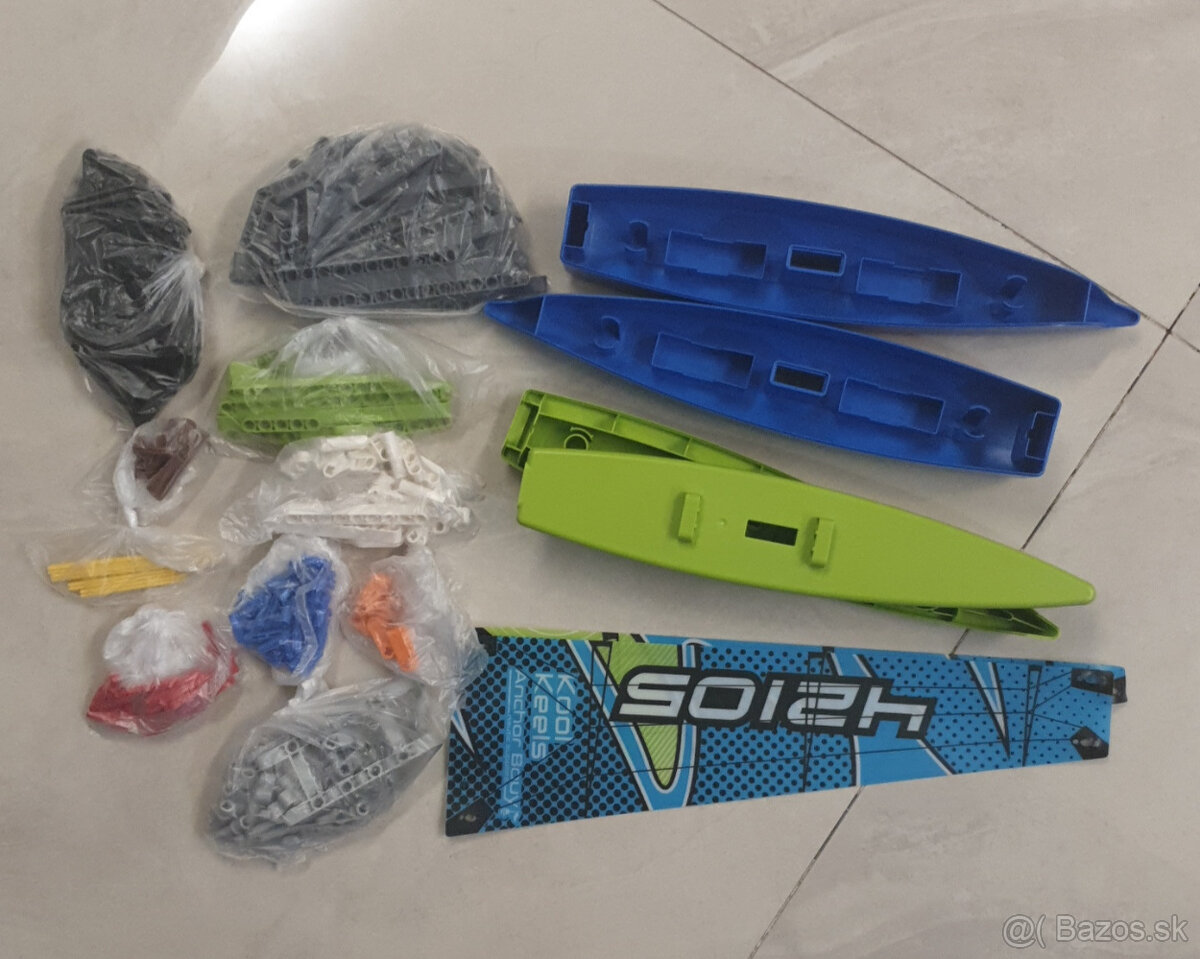 Lego Technic 42105 - Katamarán TOP stav - 11