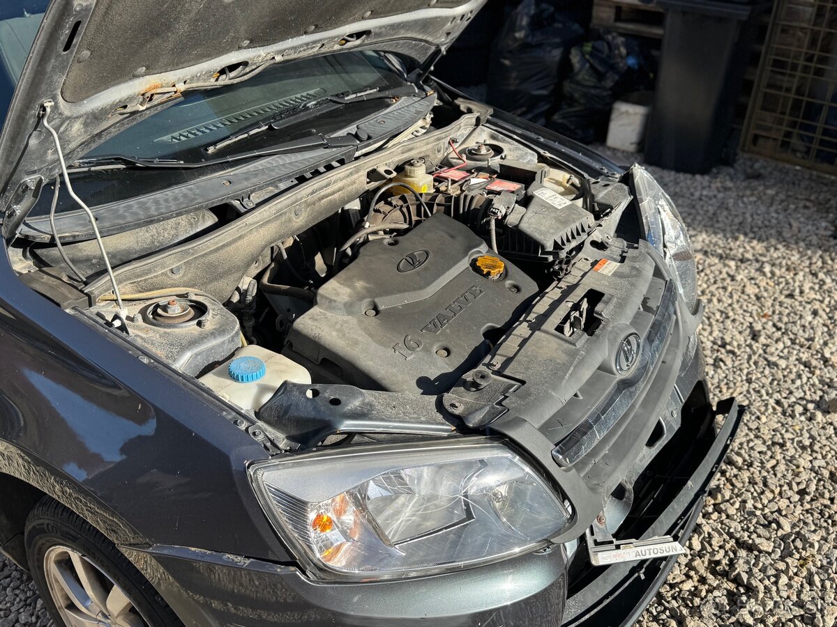 Lada Granta 1.6 benzin 2017 70000km 1.majitel POJAZDNÉ - 11