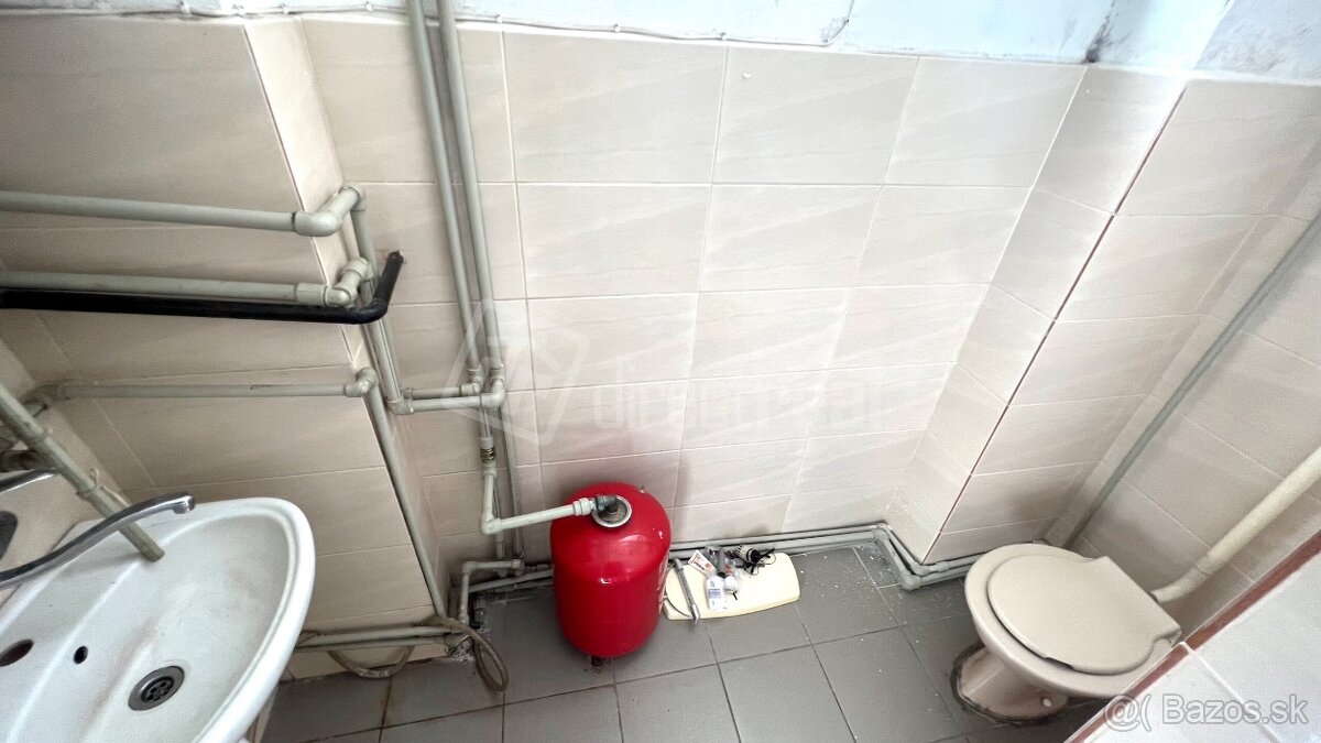 Obchod na Masarykovej ulici - totálne centrum mesta. - 11