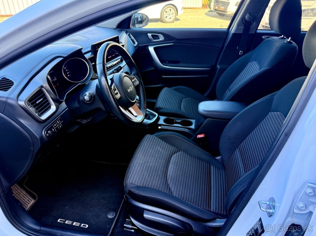Kia Ceed 1,5 118 kw Automat ZÁRUKA - 11