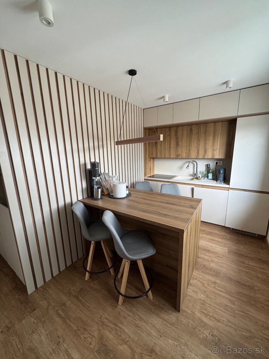 Na predaj krásny 3-izbový byt (66 m²) po kompletnej rekonštr - 11