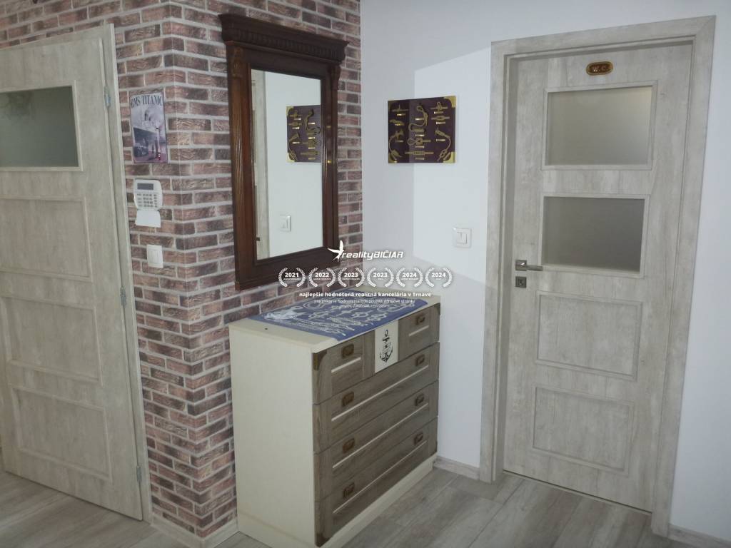 Na prenájom krásny byt v podkroví 2km od Senca a 17km od Bra - 11