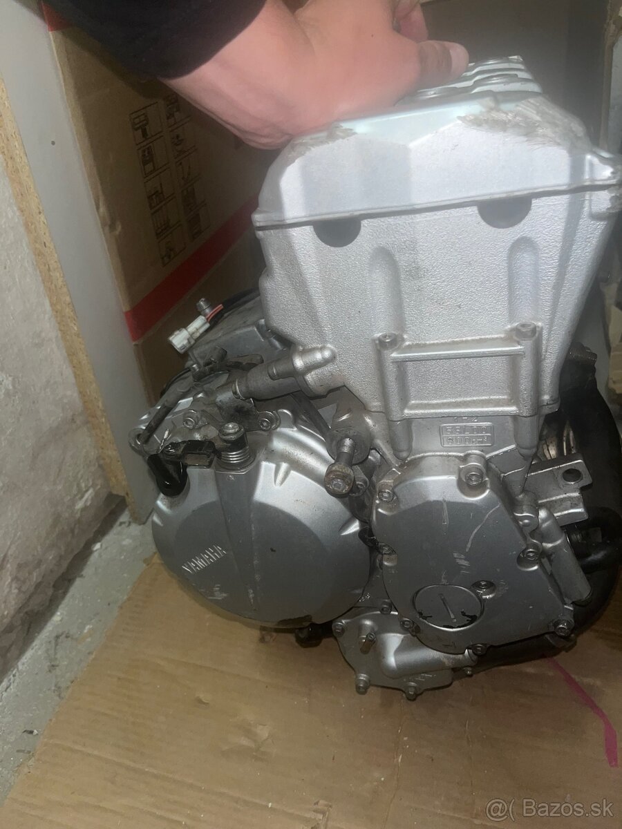 Yamaha FZS 600 Fazer Motor - 11