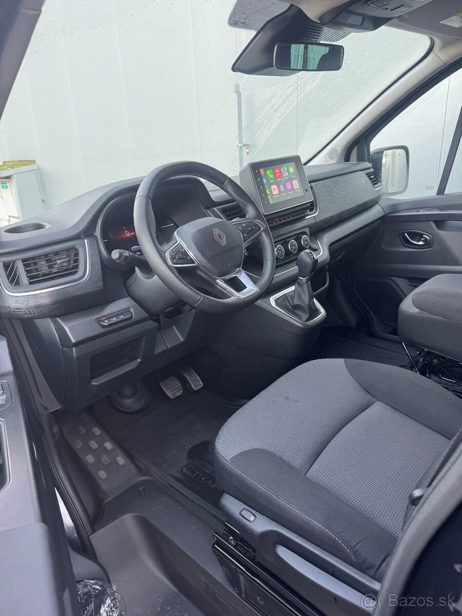 Renault Trafic Combi L2 2.0 dCi 150k automat 8 míst 2025 - 11