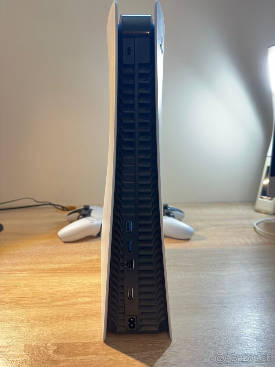 PlayStation 5 Disc Edition + 2× DualSense ovládače - 11
