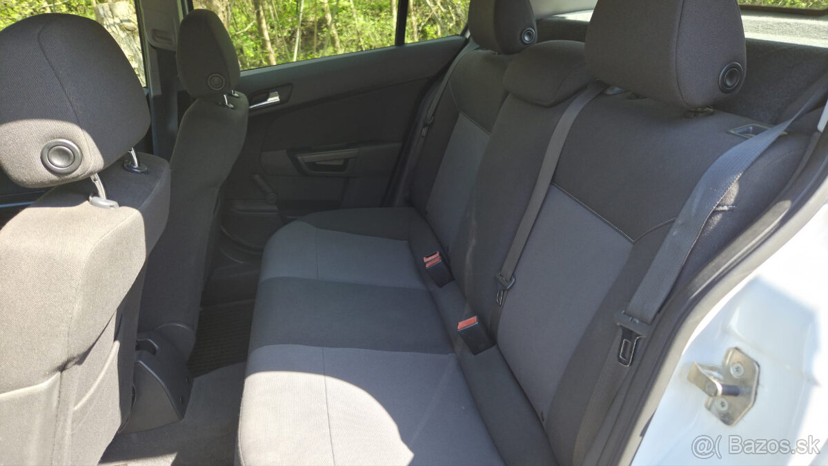 Opel Astra 1.4i Benzín - 11