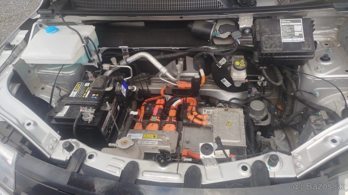Dacia Spring - 11