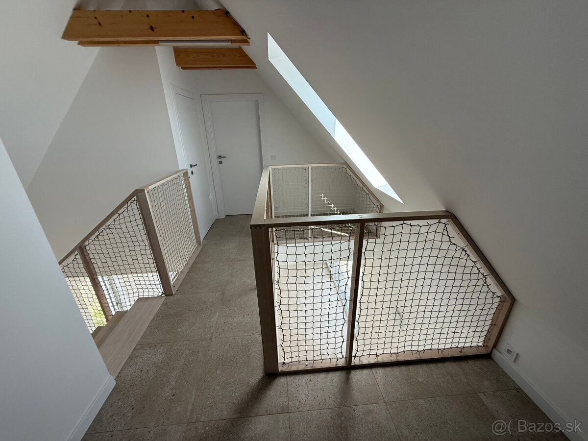 Na predaj 4-izbový dom / poschodový / vo vybavení ŠTANDARD - 11