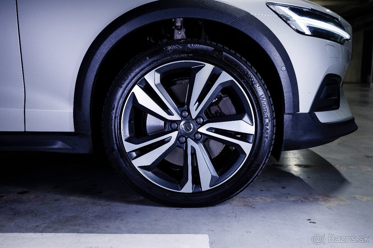 Volvo V60 CC AWD D4 diesel, ťažné, kamera, odpočet DPH - 11