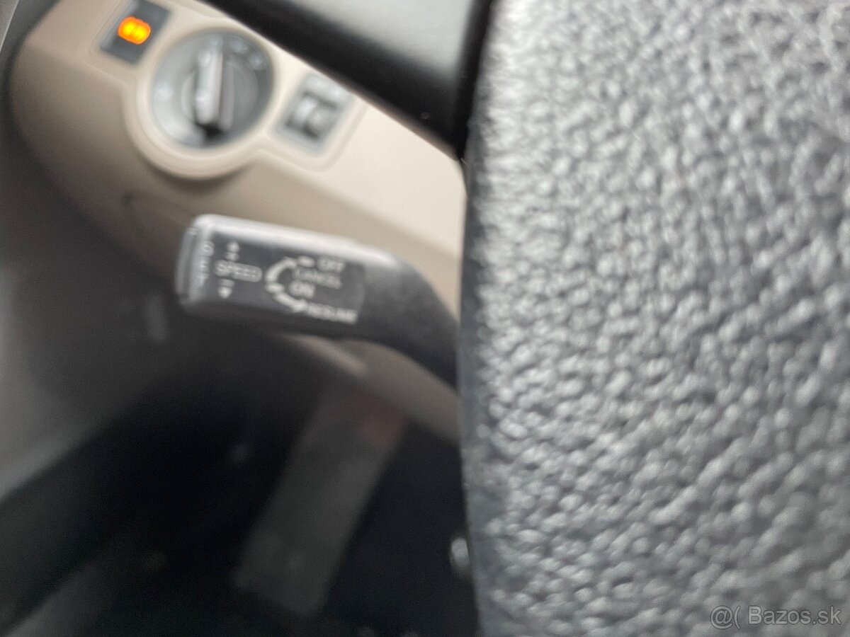 Volkswagen Passat 2.0 TDI Highline - 11