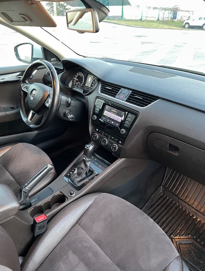 Škoda Octavia combi 2.0 tdi LK DSG - 11