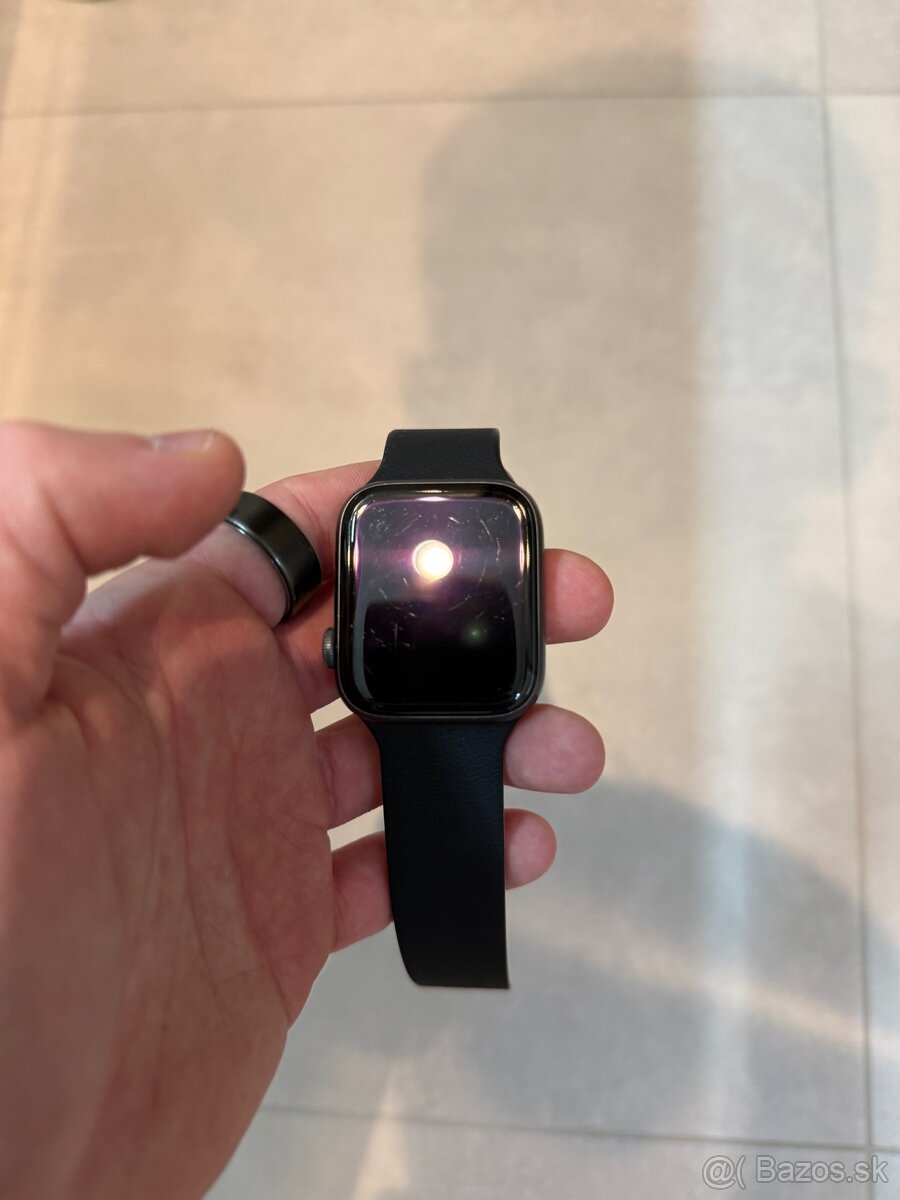 Apple Watch 4 (45mm) - 11