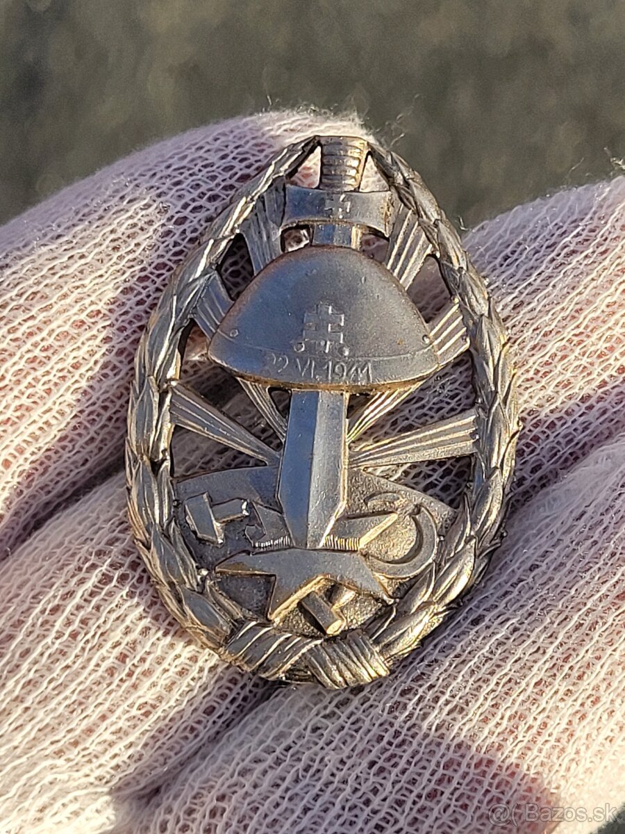 Odznak.vyznamenanie..tz. - 11