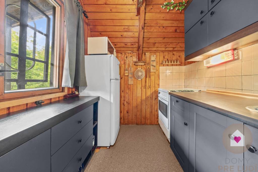 LÁB - PIESKOVŇA - 3 podlažná chata 2 min chôdze od jazera - 11