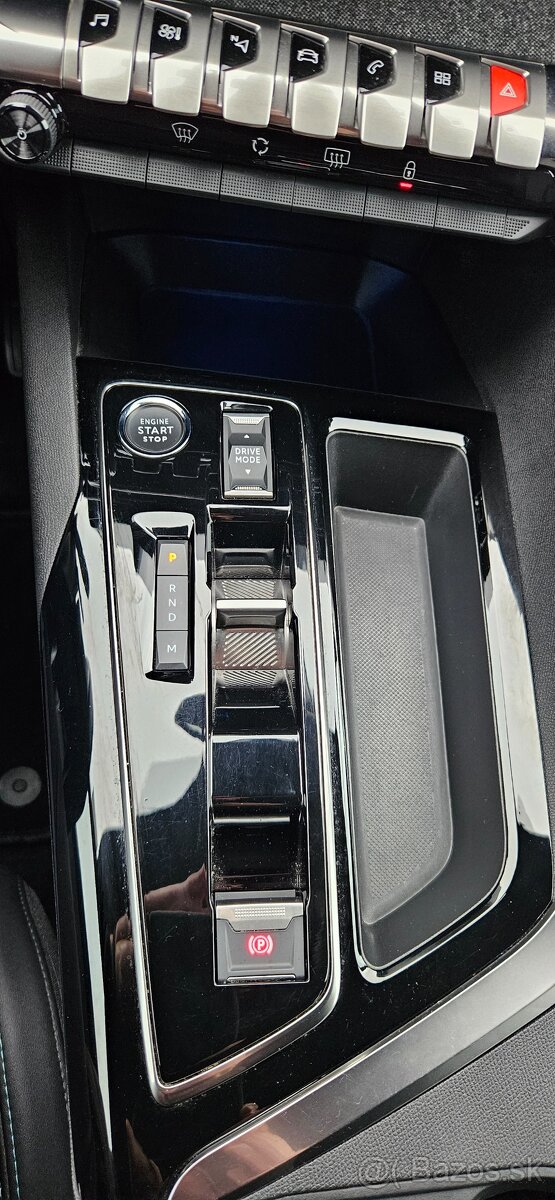 Predám Peugeot 5008 96kw benzín Allure AT, 7 miestne r.2023 - 11