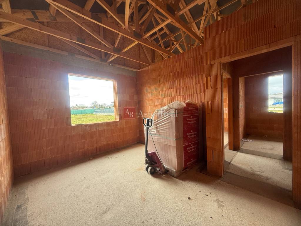 Praktický 4-izbový bungalov v novovybudovanej lokalite- Horo - 11