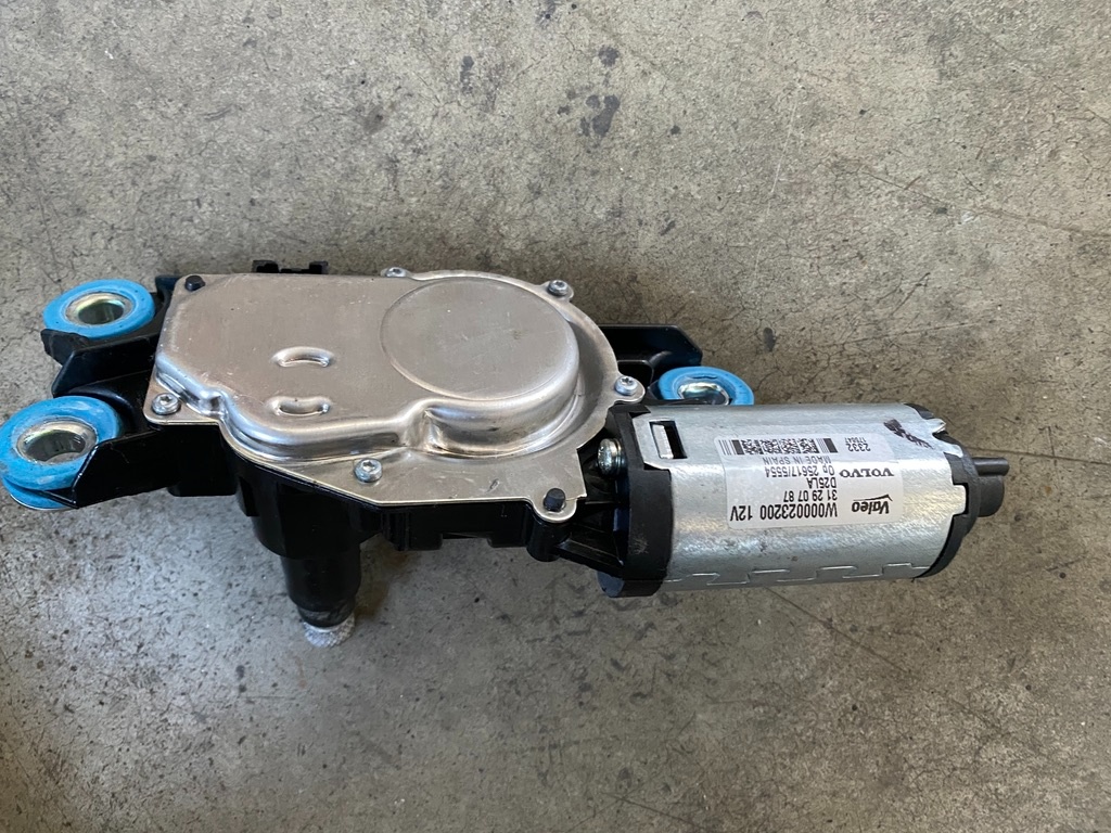 Rozpredam volvo XC60 I 2,4 d4 2008-2016 - 11