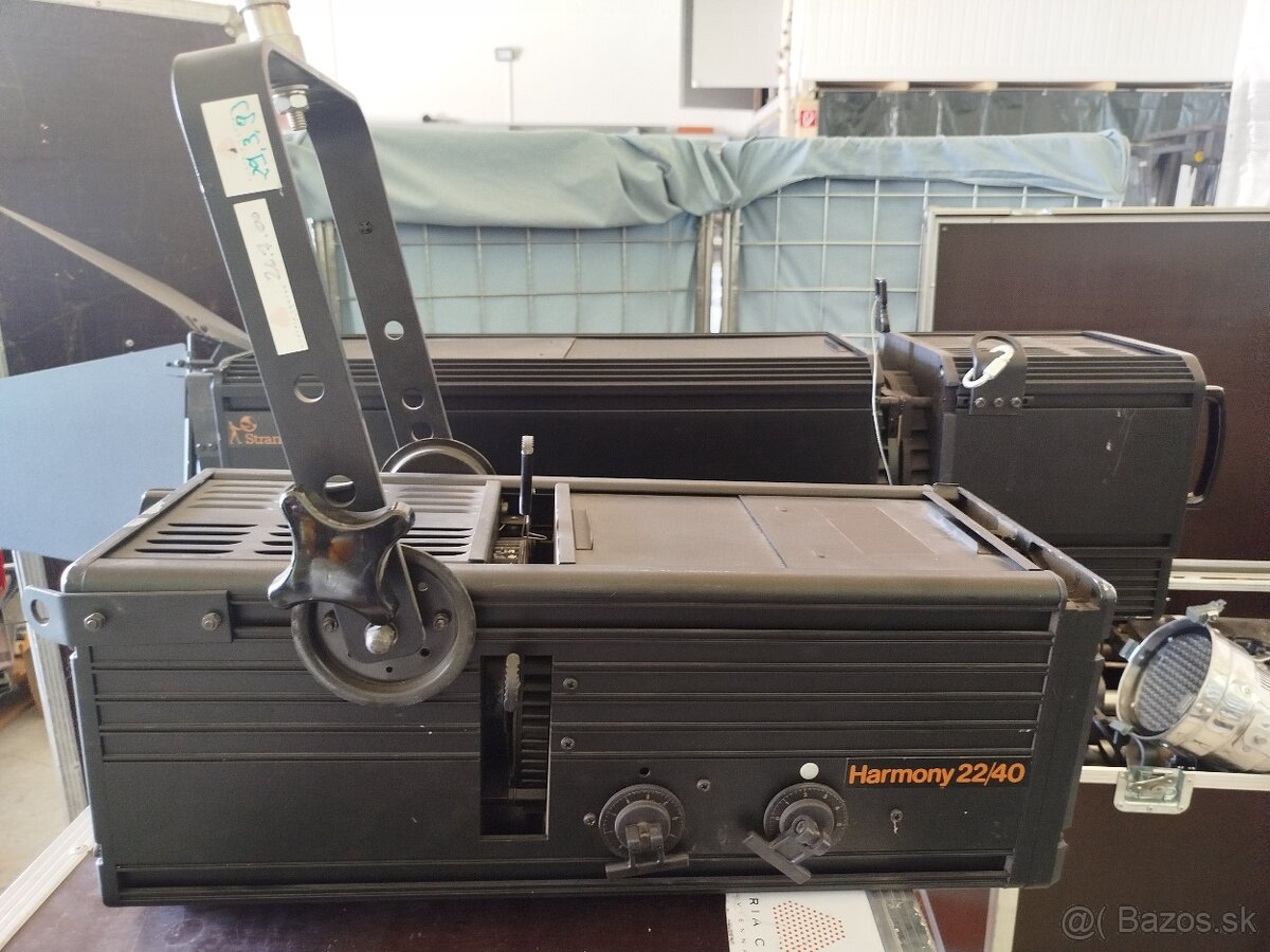 Predám Fresnel - divadelné reflektory Strand Lighting Cadenz - 11