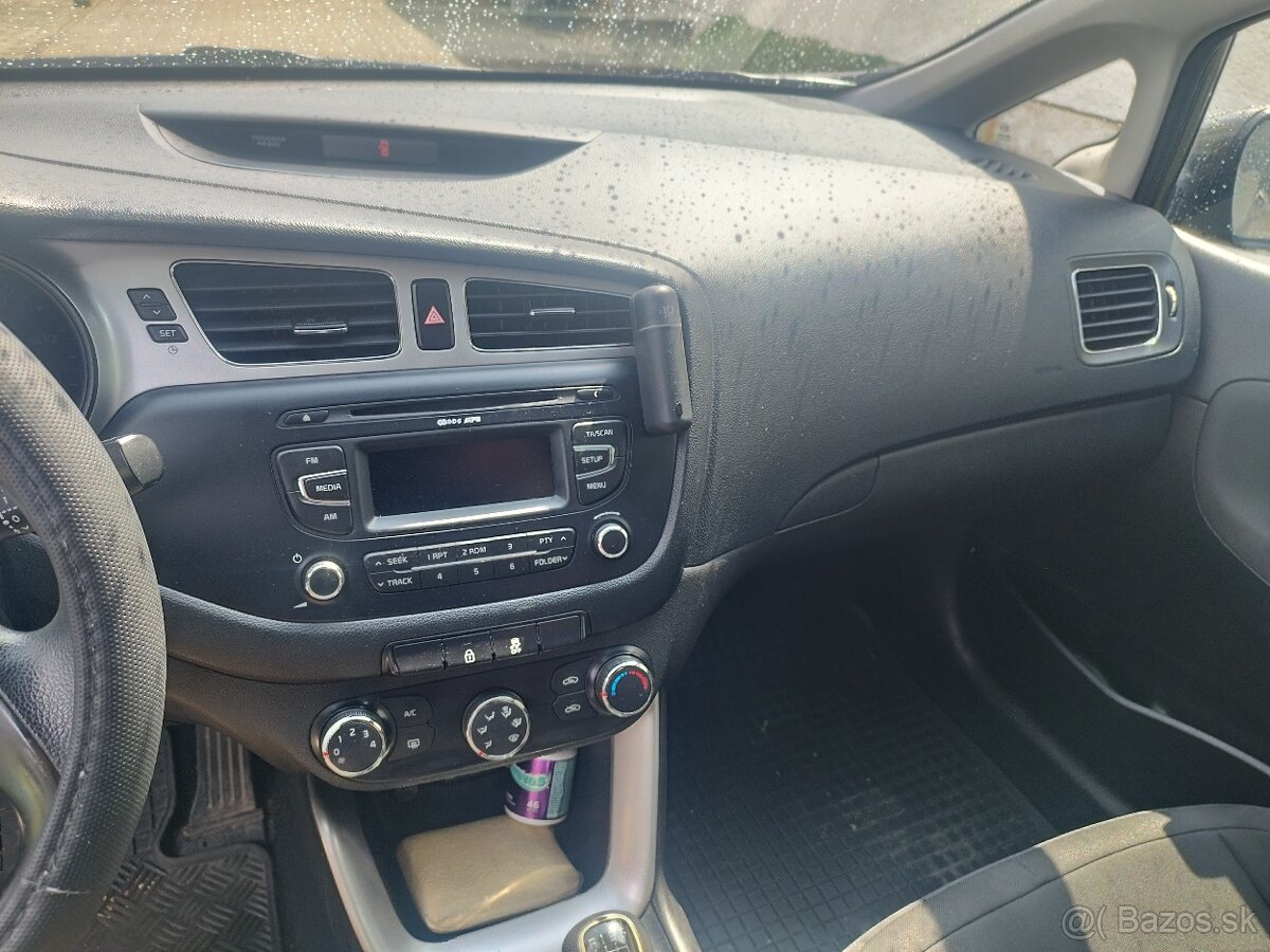 Kia ceed SW 1.6 CRDI 94KW - 11