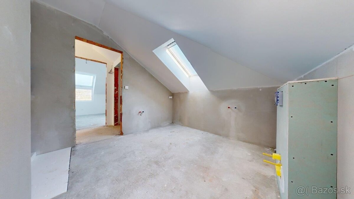Moderný dvojpodlažný holodom 5i rodinného domu v Jarovciach - 11