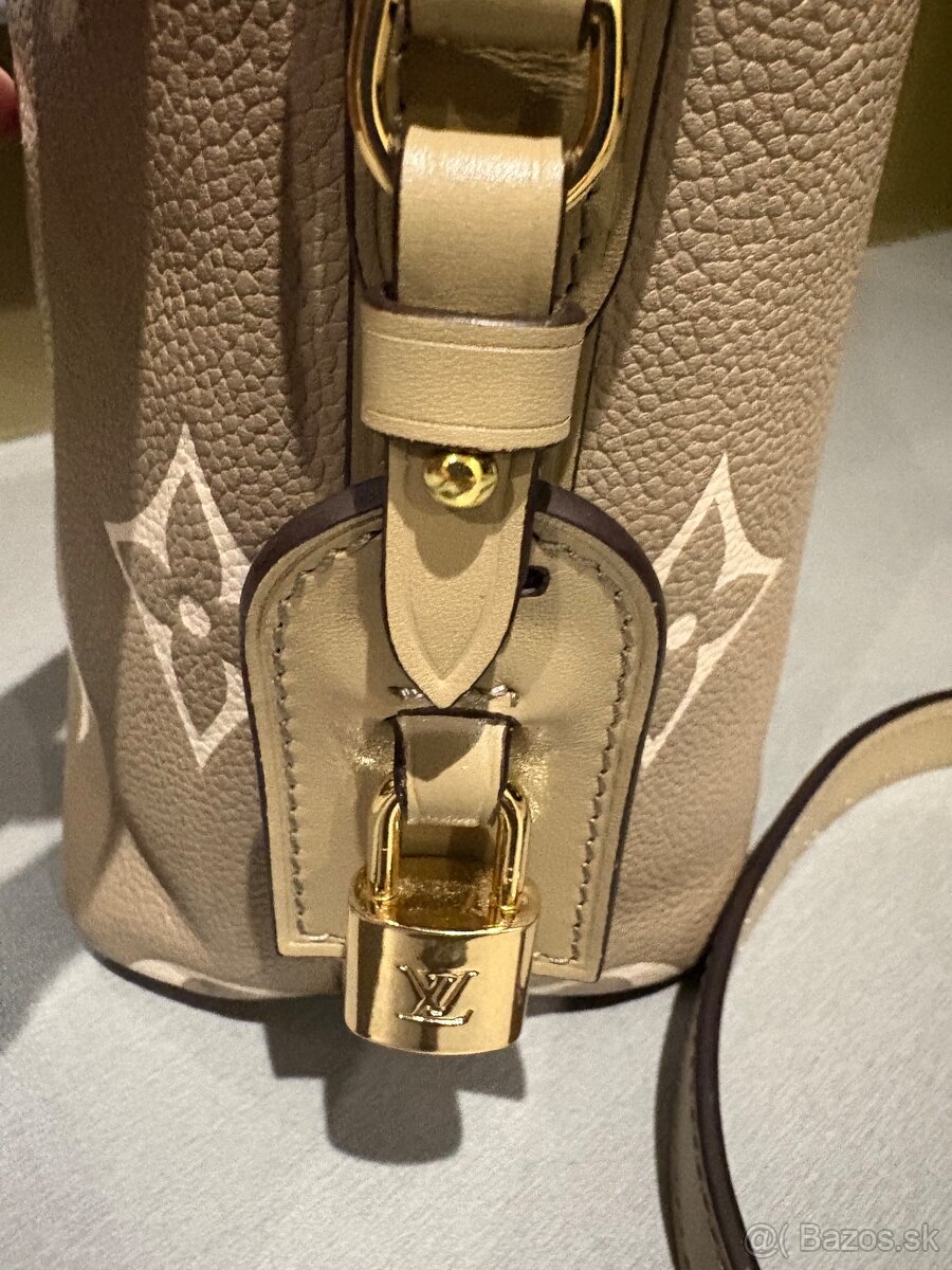 Louis Vuitton bucket bag - 11