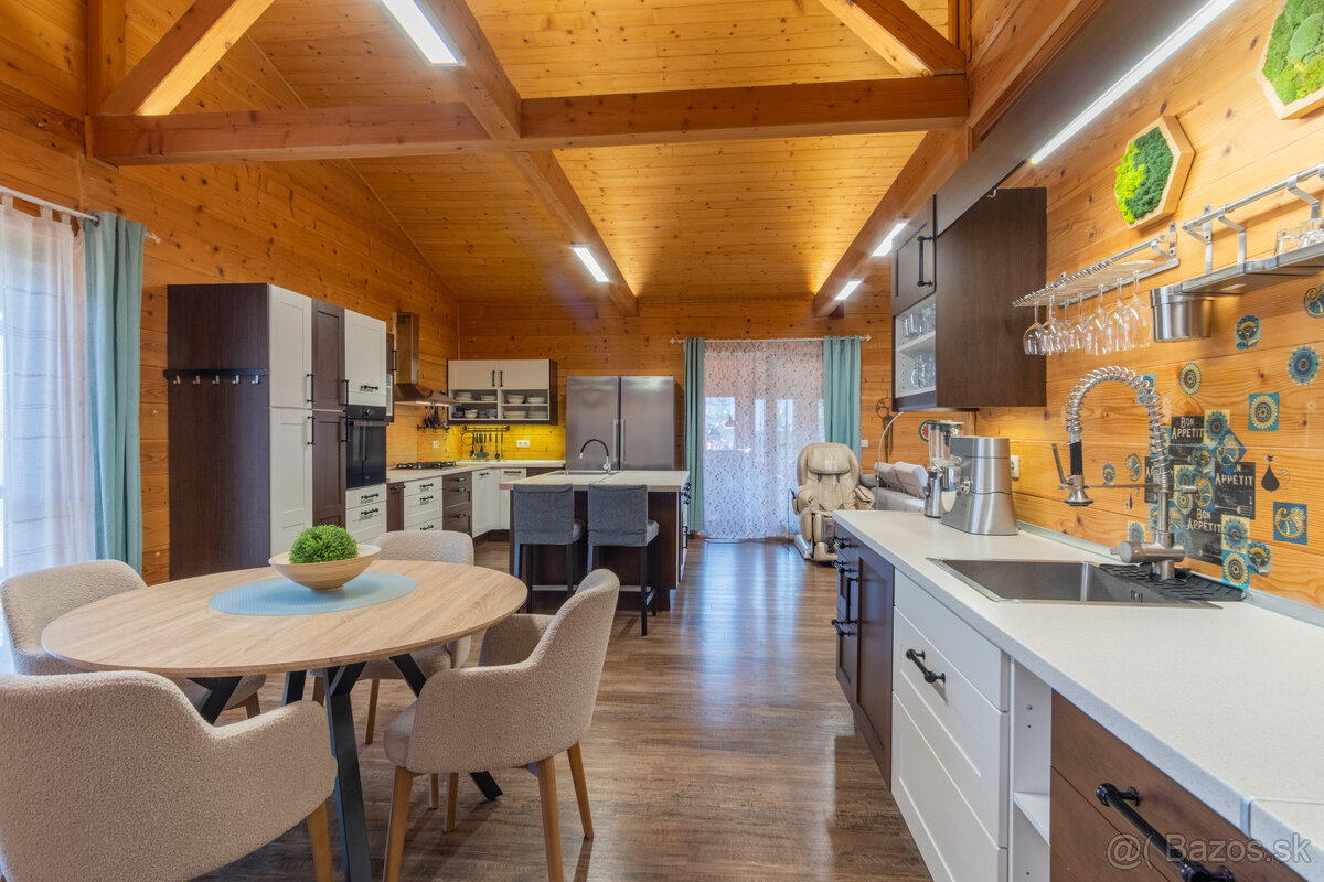 Na predaj dom snov–rodinné sídlo s jazierkom na kúpanie a pa - 11