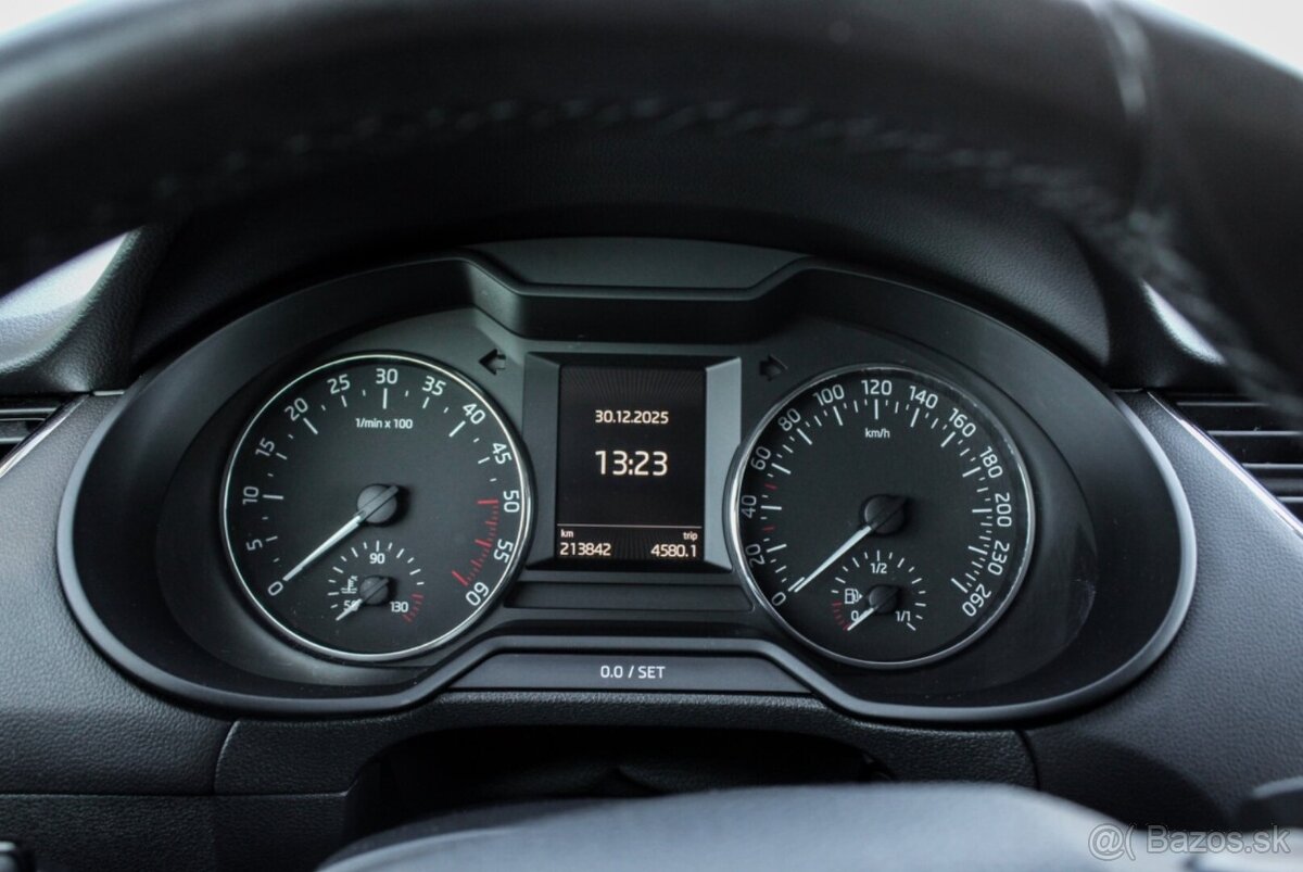 Škoda Octavia Combi 2.0 TDI Ambition DSG - 11