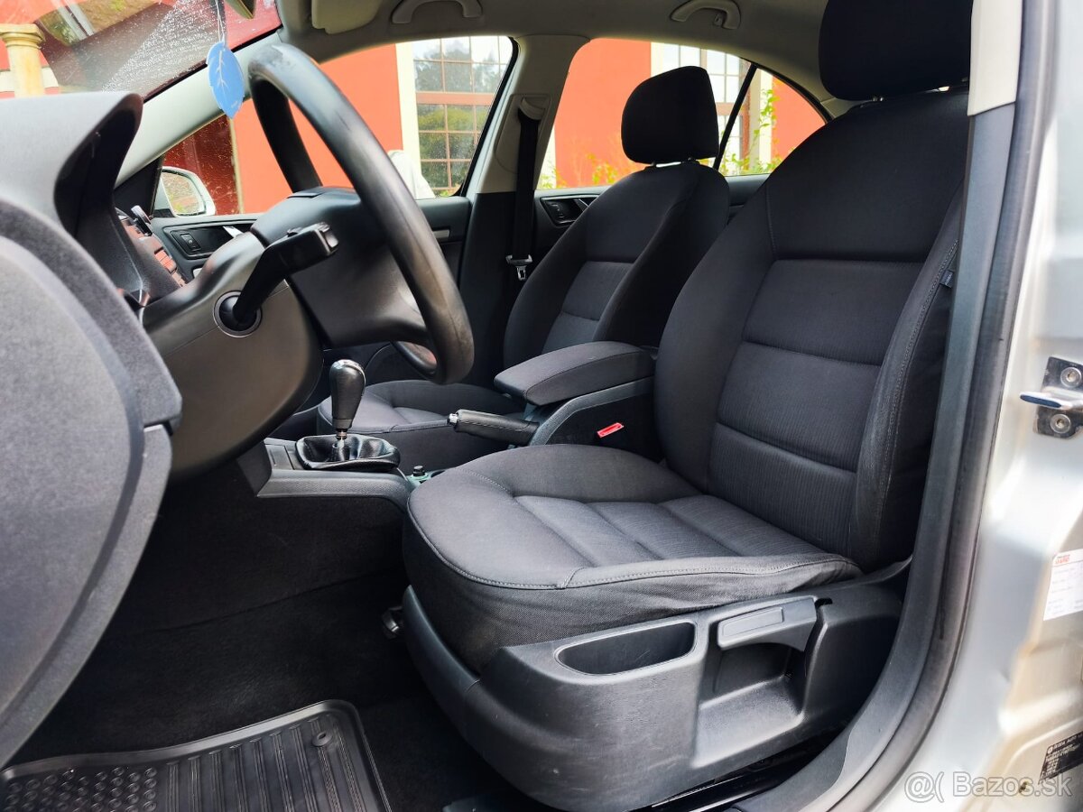 Škoda Octavia 2 Sedan 1.6 MPI benzín Nová STK SK AUTO - 11