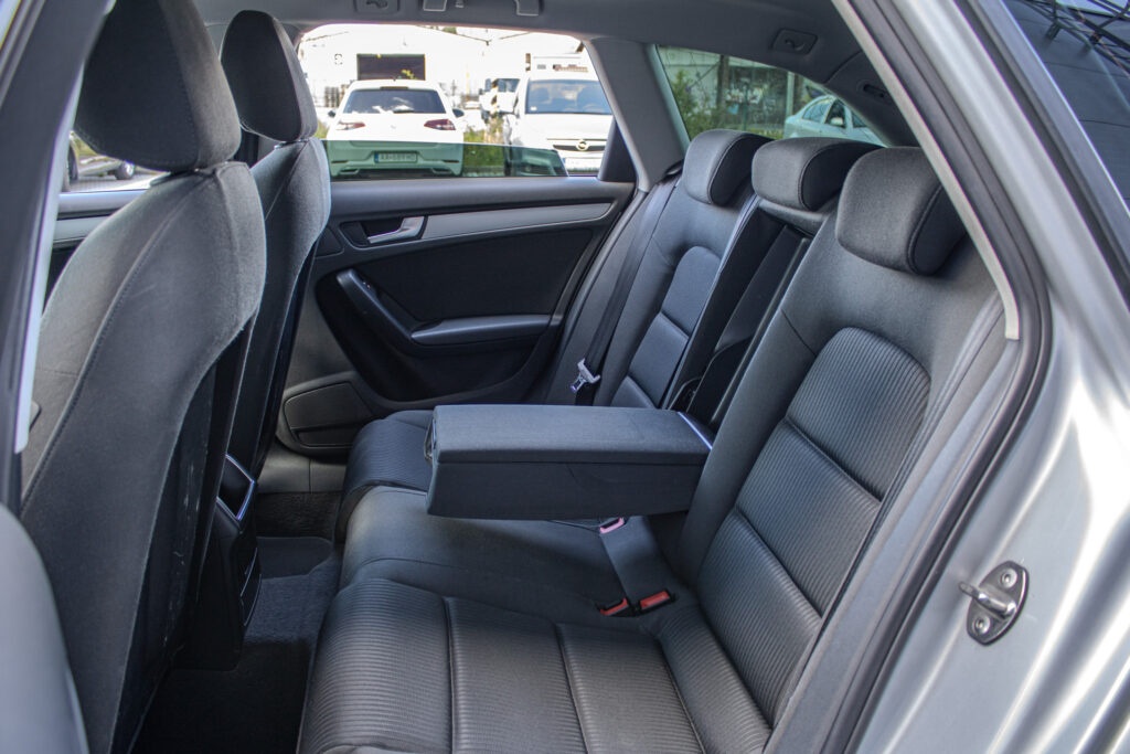 AUDI A4 AVANT 3.0 TDI V6 QAUTTRO 176KW 194 000 Km - 11