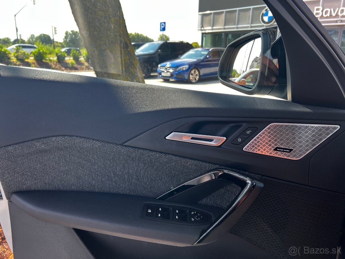 BMW X1 rok 2023 , v záruke - 11