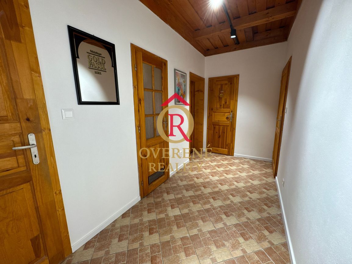 NA PREDAJ - Rodinný dom pri Ružomberku - 11