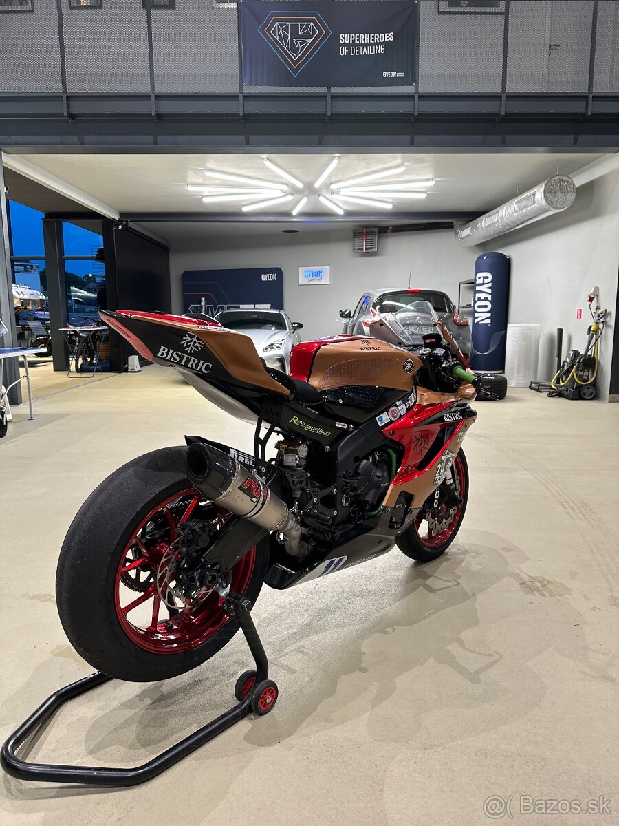 Okruhovka Yamaha R6 - 11