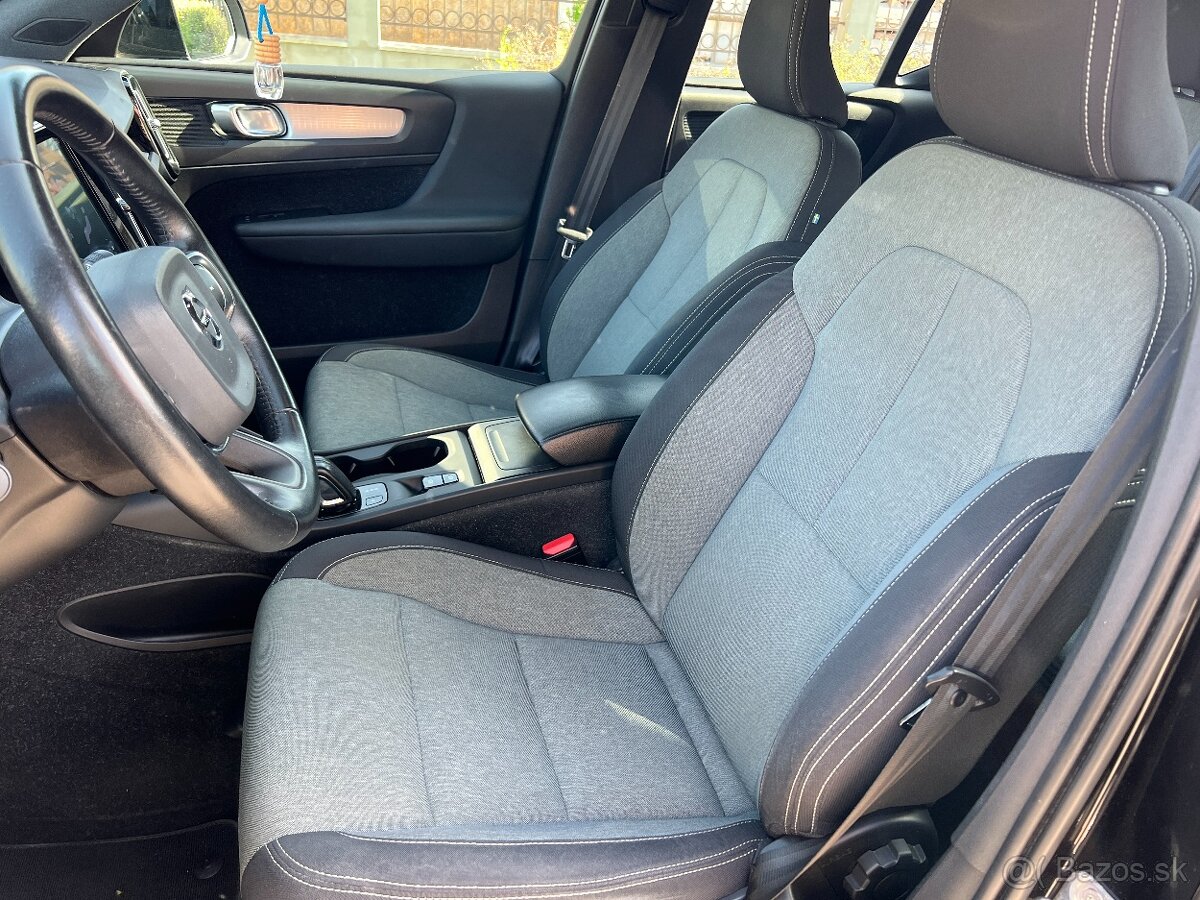 Volvo XC40 D3 Momentum A/T -- 2020 - - 11