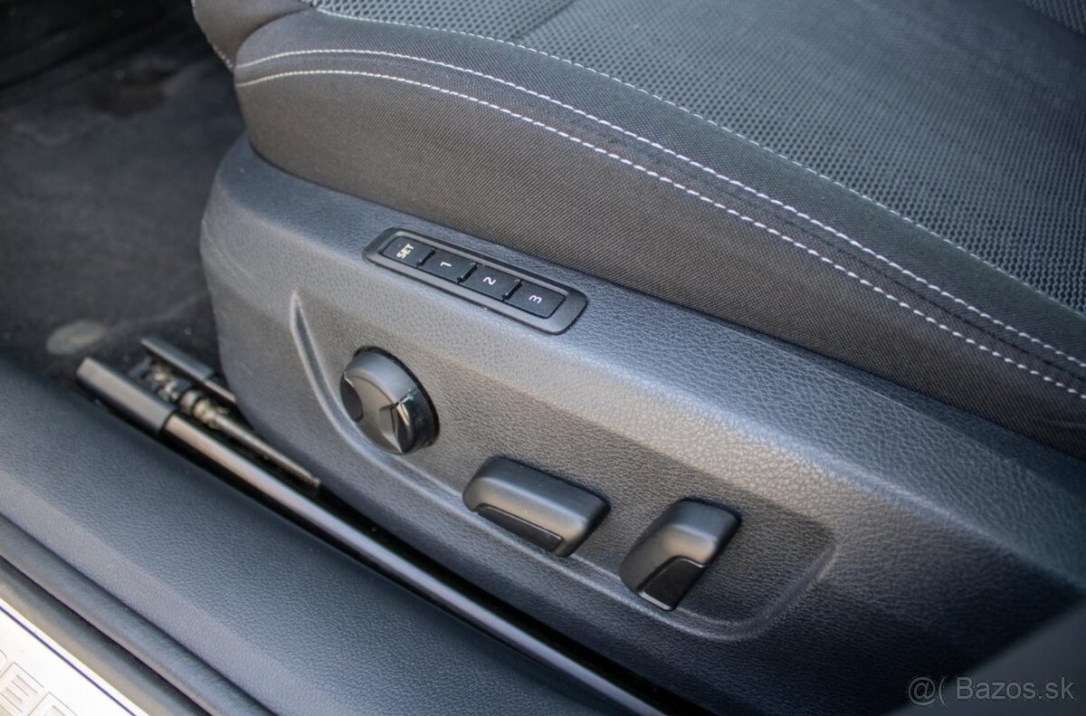 Škoda Superb Combi 2.0TDI DSG automat - 11
