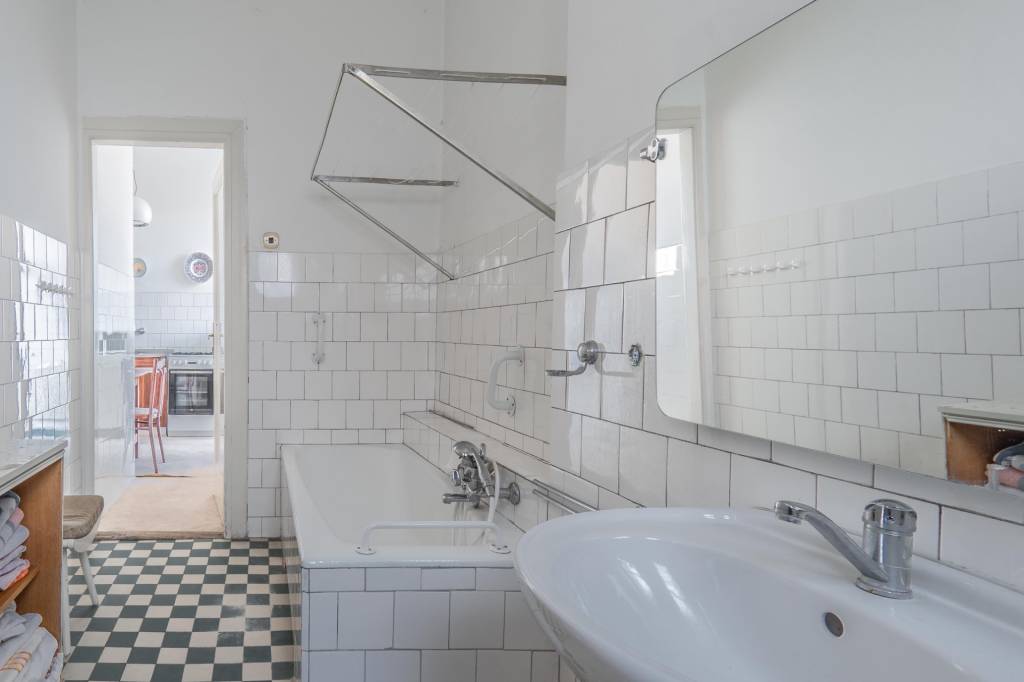 Priestranný 3-izbový byt s historickým šarmom v Starom Meste - 11