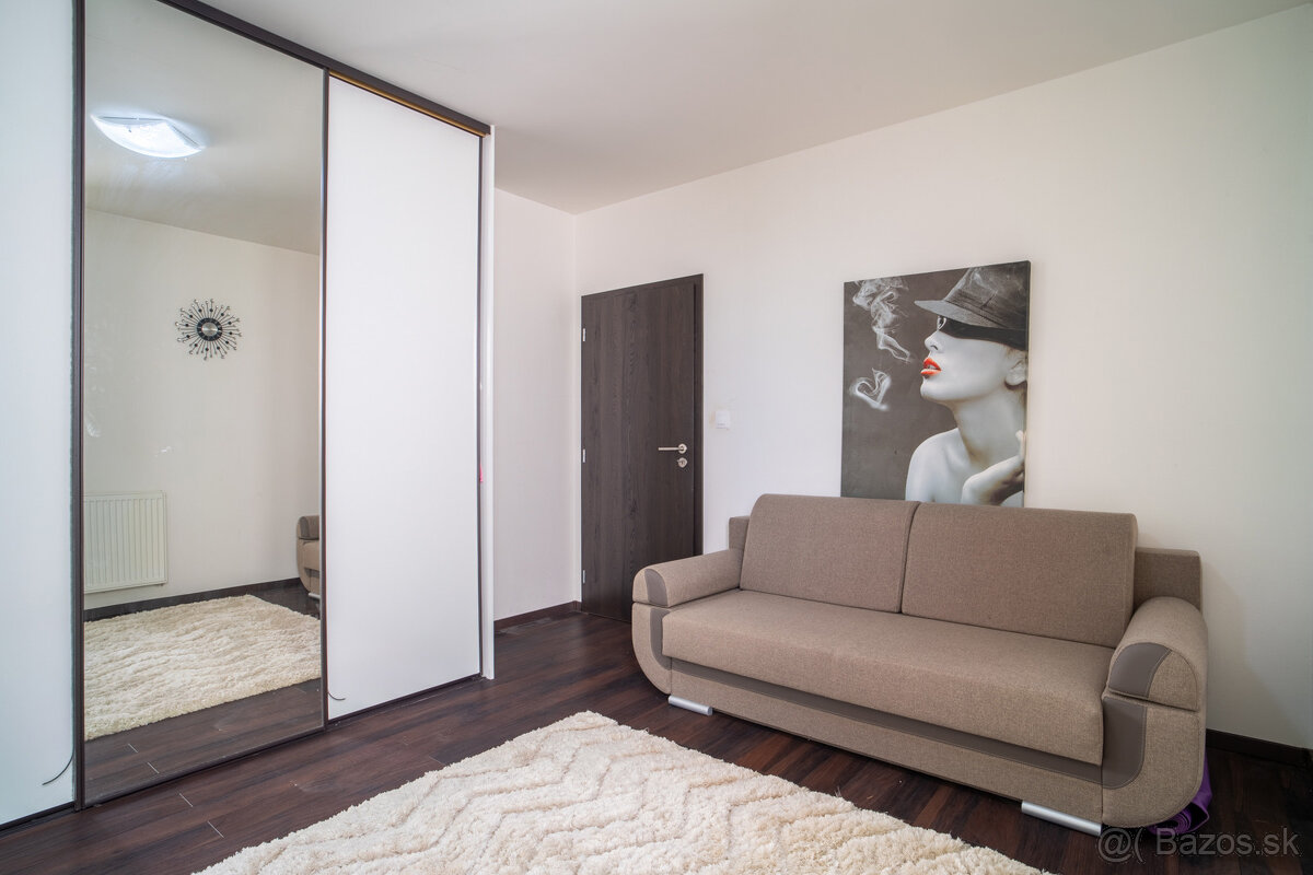Na predaj 3-izbový byt v Senci na Slávičej ulici - 11