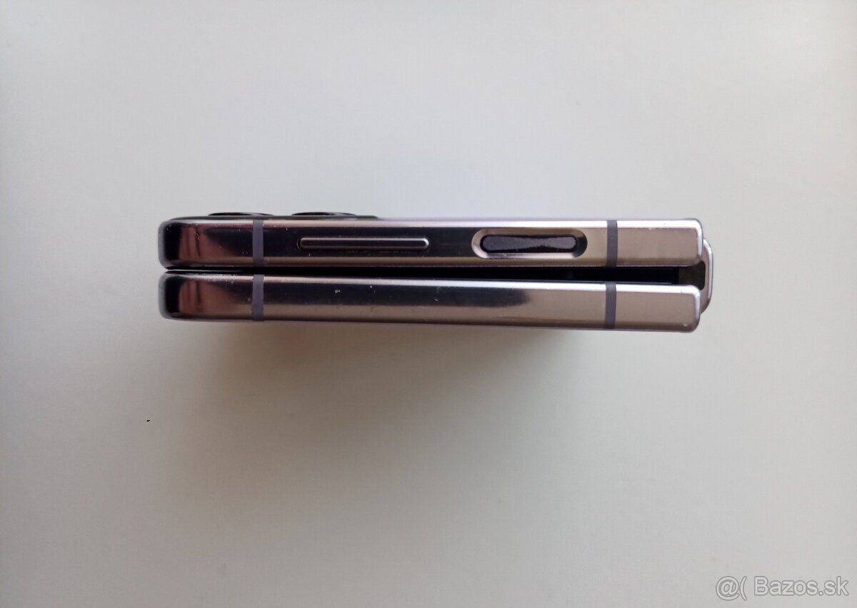 Samsung Galaxy Z Flip 4 - 11