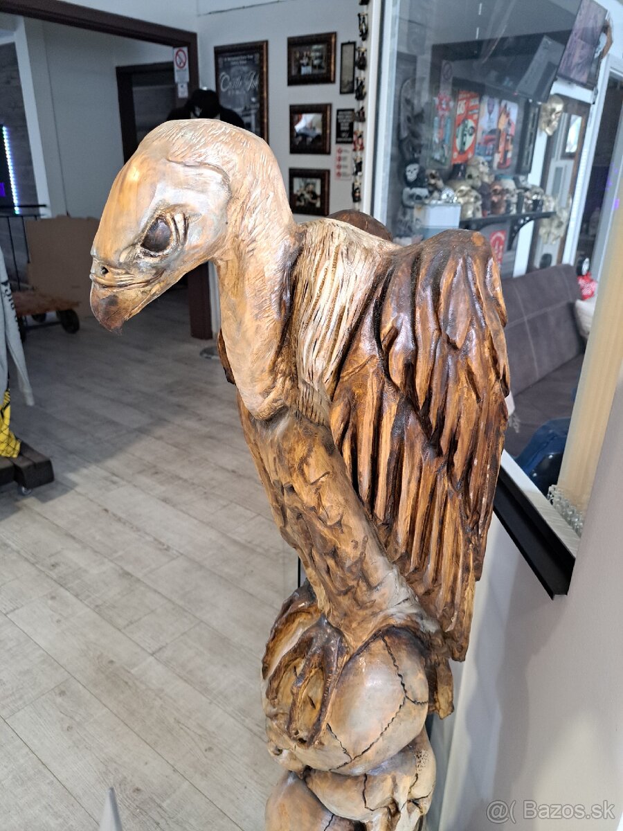 Ručne vyrezavaná drevena socha - 11
