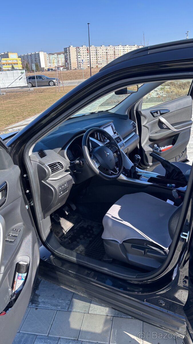 Predám Mitsubishi ECLIPSE CROSS ročník 2020 - 11