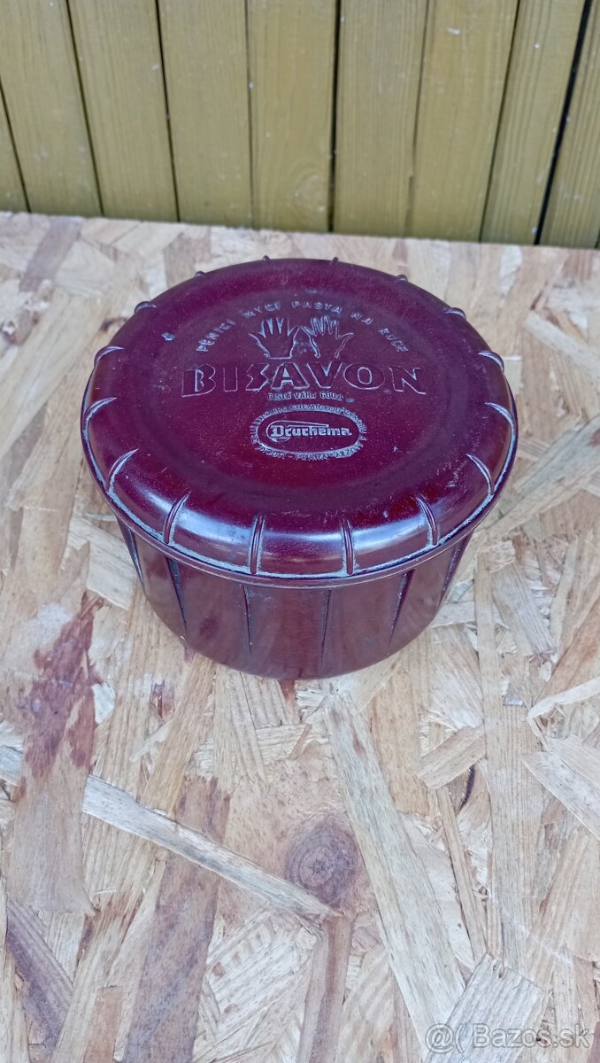 Staré plechovky od oleja... - 11