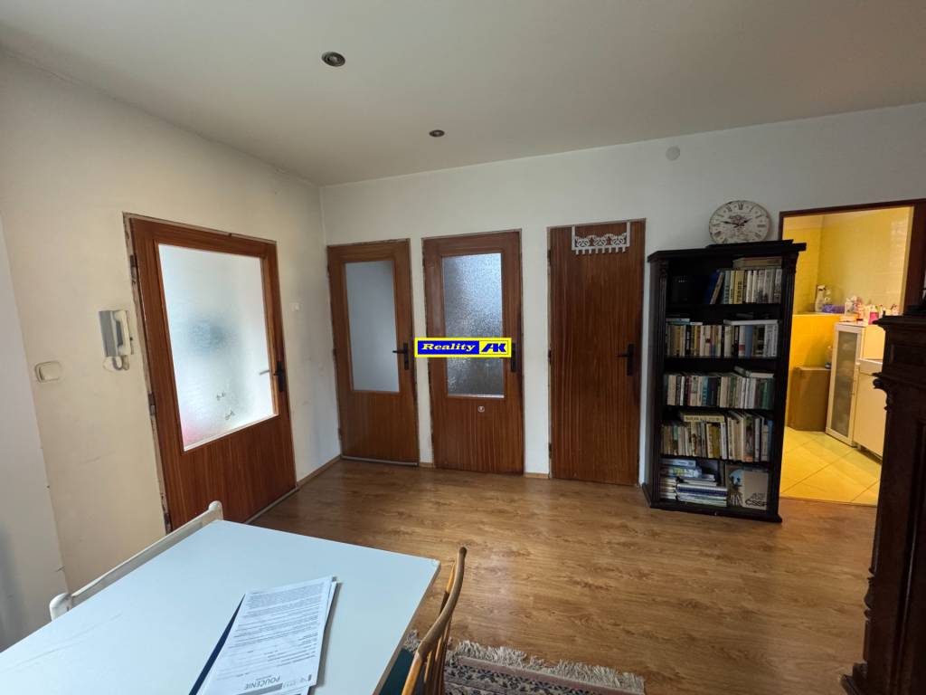 Rodinný dom vo vyhľadávanej lokalite Považský Chlmec - 11