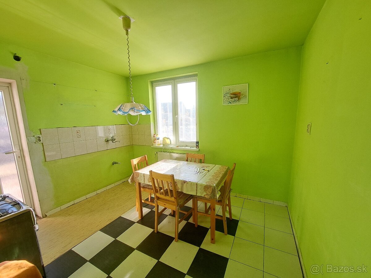 Rodinný dom / chalupa v tichej lokalite Košeca - 11