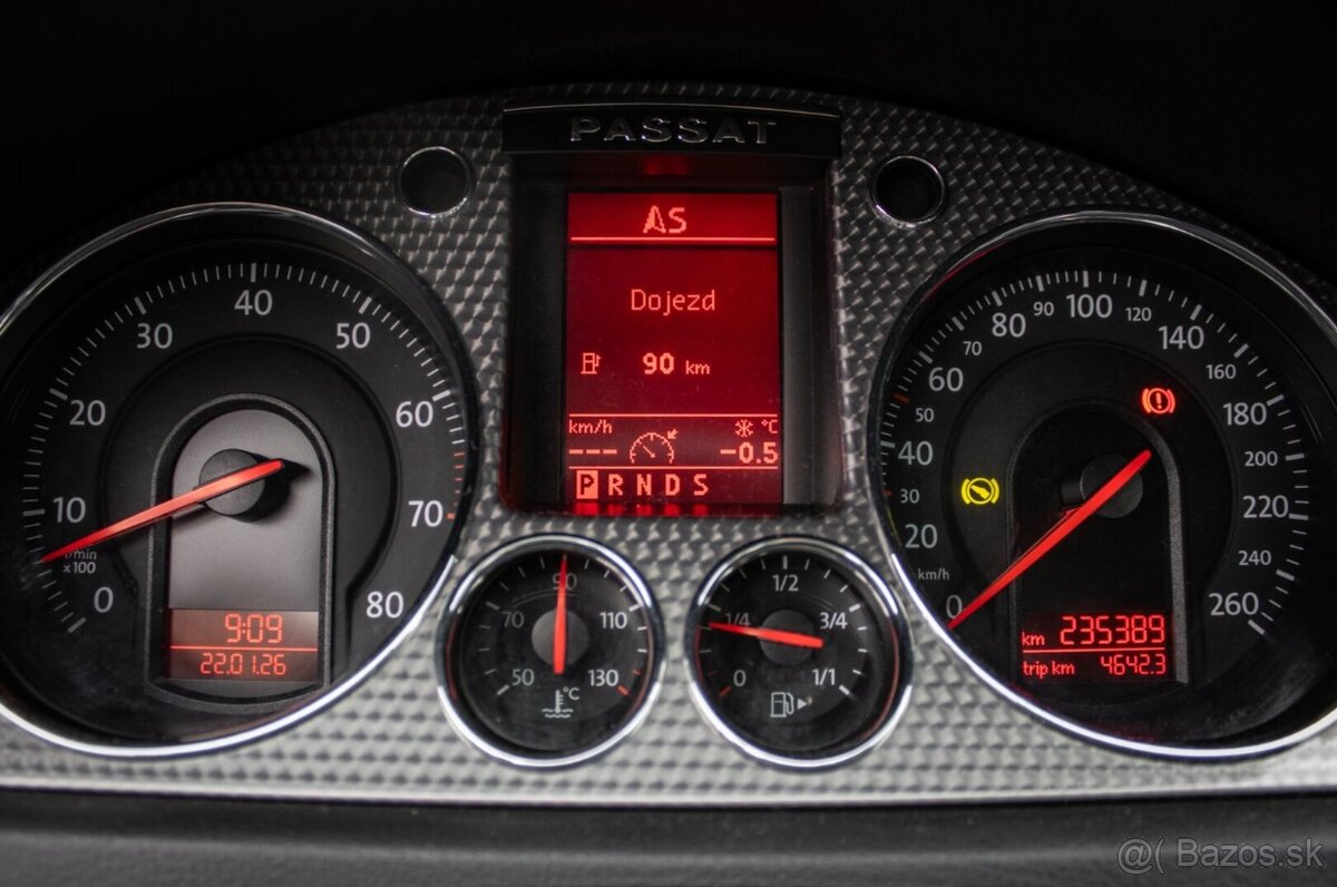 Volkswagen Passat Variant 3.2 V6 4Motion DSG - 11