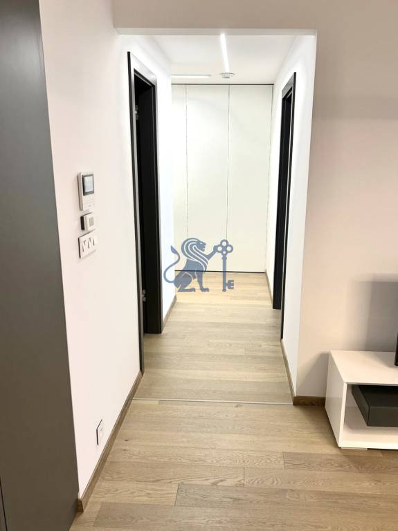 Na PRENÁJOM unikátny 2i byt v ikonickej EUROVEA Tower na 32. - 11