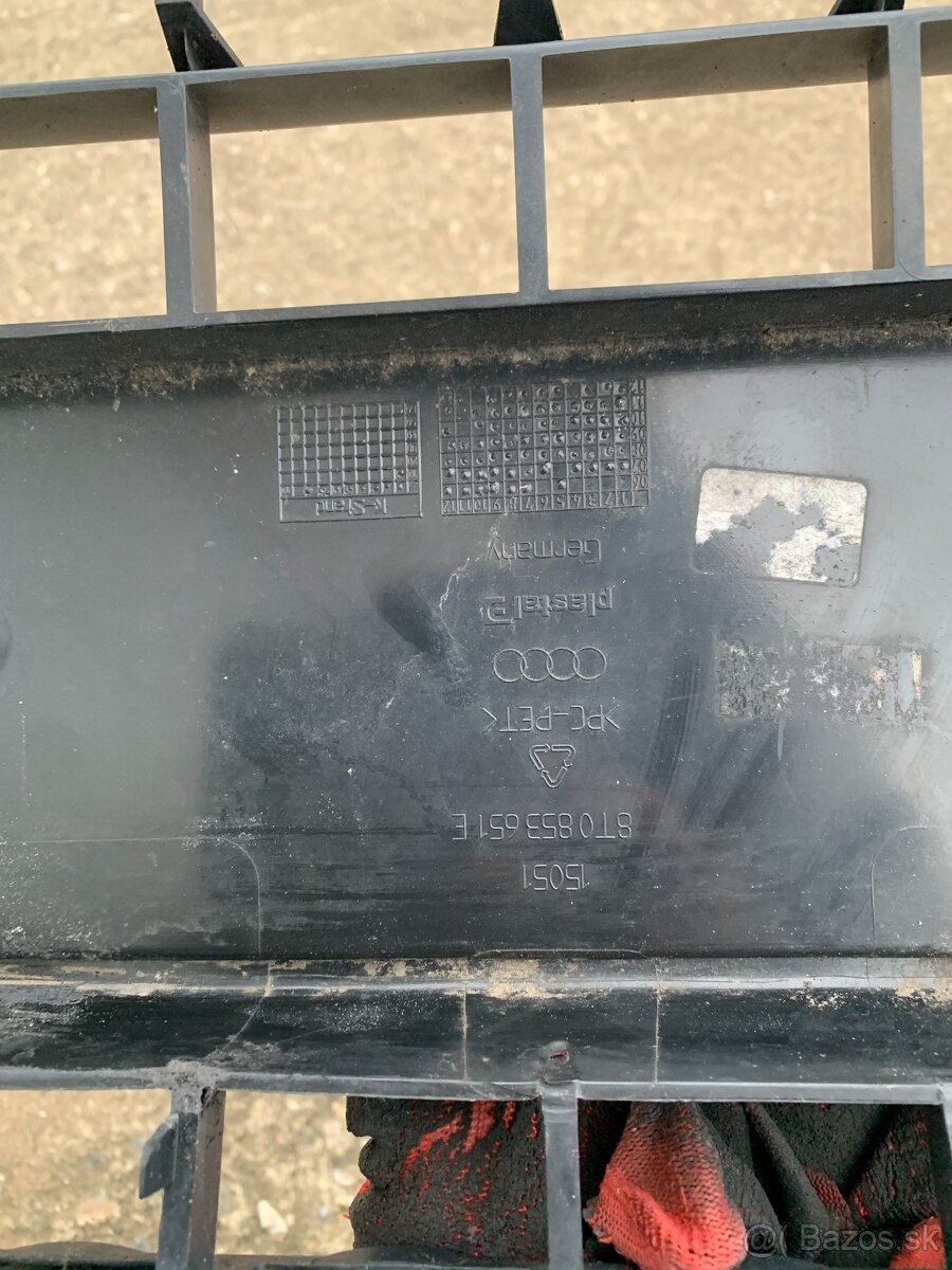 Maska 5 07-11 8T0 mrizka do nárazníku znak - 11