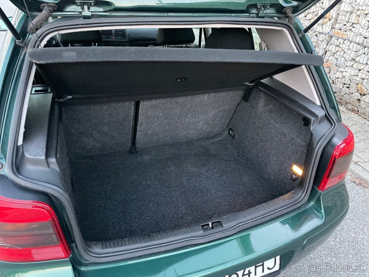 VW Golf IV 2.3 VR5 AUTOMAT - 11